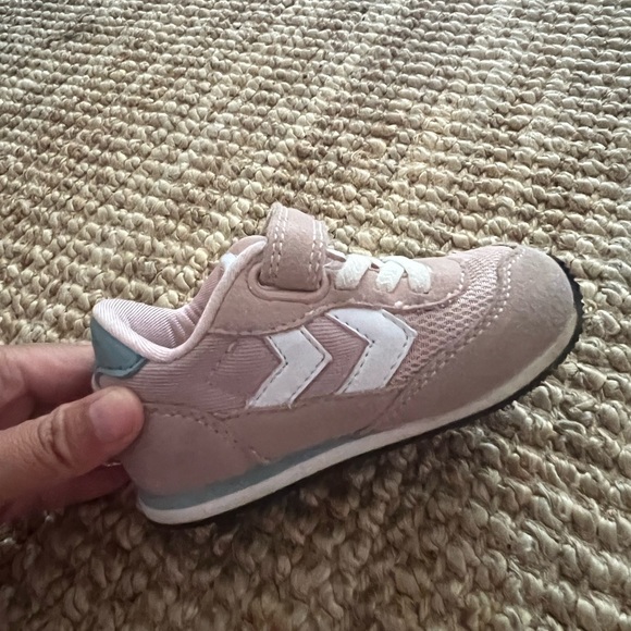 Hummel - Picture 4 of 4